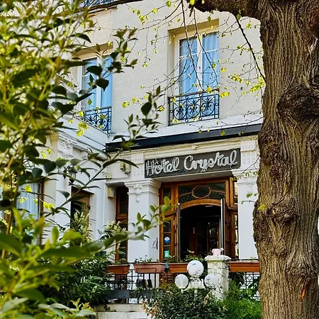 Crystal Centre Hotel 3*