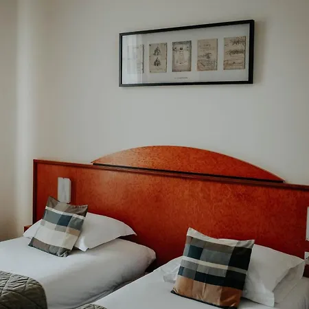 Otel Crystal Centre 3*