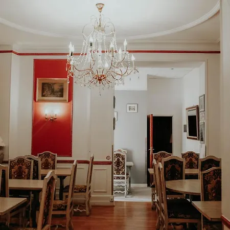 Crystal Centre Otel Reims