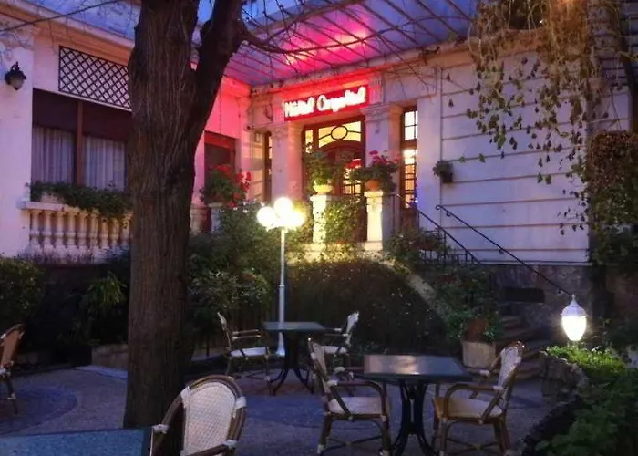 Crystal Centre Hotel 3*