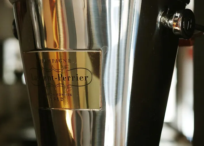 Hotel Crystal Centre