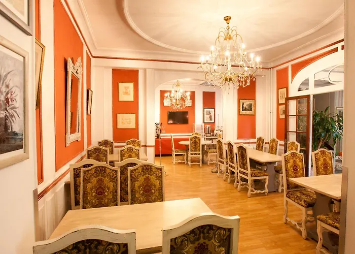 Hotel Crystal Centre