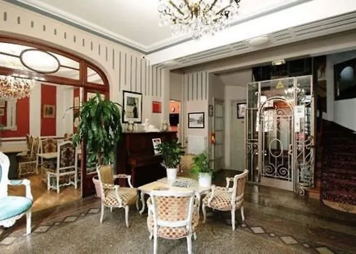 Hotel Crystal Centre