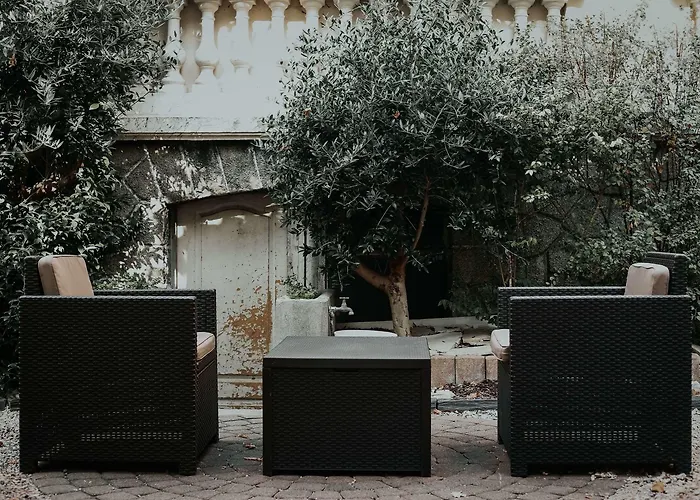 Crystal Centre Hotel 3*