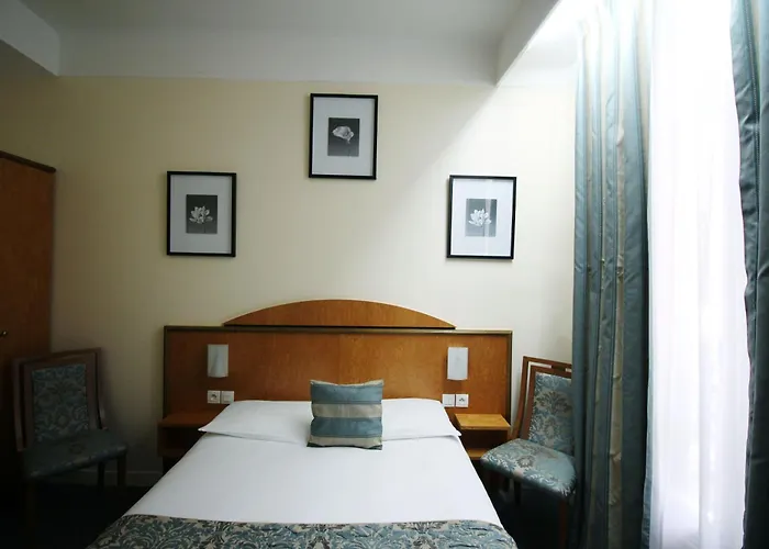 Hotel Crystal Centre